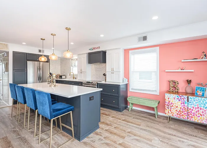 2 Bedroom Bayfront With Pool! * Ocean City