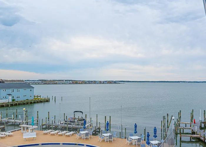 2 Bedroom Bayfront With Pool! * Ocean City