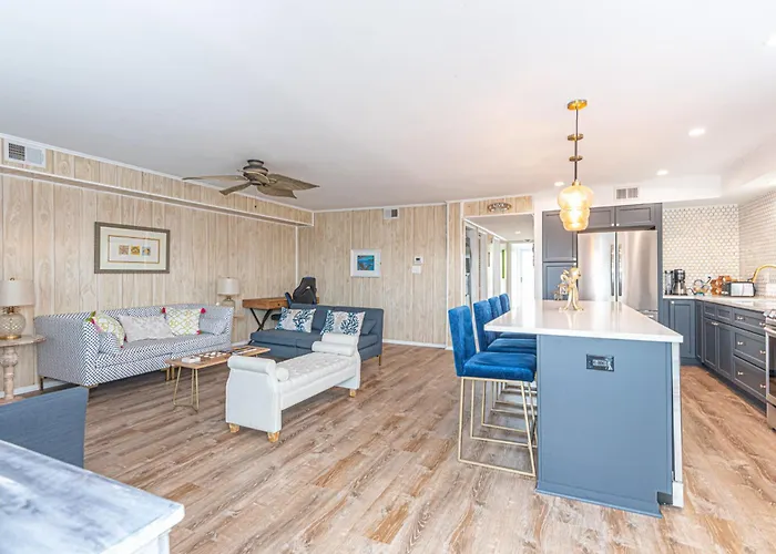 2 Bedroom Bayfront With Pool! Ocean City