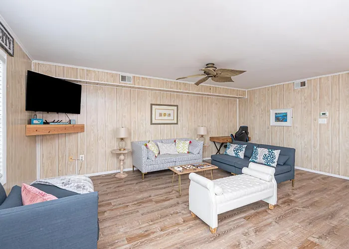 Holiday home 2 Bedroom Bayfront With Pool! Ocean City