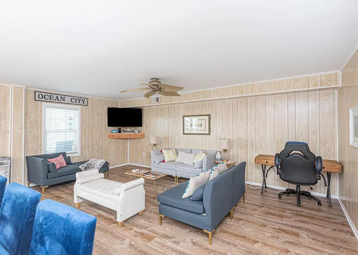 2 Bedroom Bayfront With Pool! Holiday home Ocean City