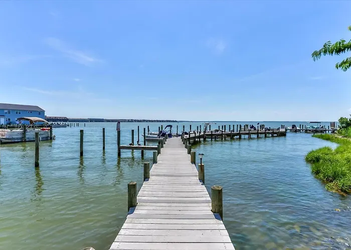2 Bedroom Bayfront With Pool! *