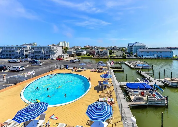 2 Bedroom Bayfront With Pool! *